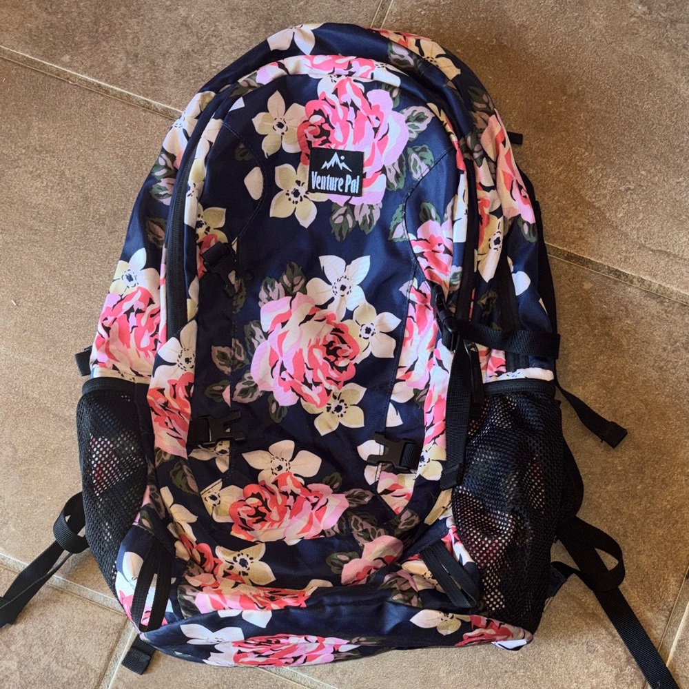 VenturePal Full Size  floral Backpack!!